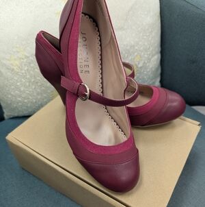 Journee Women's Deep Red Wine Mary Jane Heels Size 10